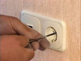 Como instalar uma tomada elétrica