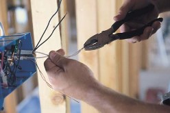 Suggerimenti di un elettricista esperto: sostituzione e installazione di cavi elettrici in un appartamento