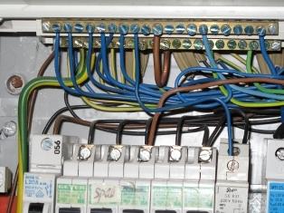 como escolher um eletricista profissional