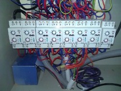 Moduły X10 w panelu elektrycznym