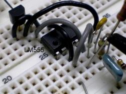 Drivers para transistores MOSFET em um timer 555