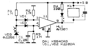 Фоторелейна схема на компаратор