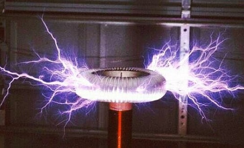 Какво е Tesla Transformer