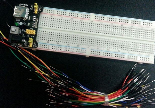 Usando tábuas de pão sem solda em eletrônicos amadores