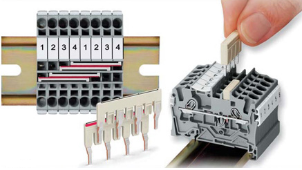 Jumpers para conectar blocos de terminais e dispositivos em um trilho Din