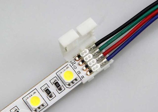 Connecteurs pour connecter une bande LED sans soudure