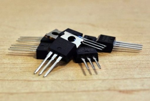 Pourquoi les transistors brûlent-ils?