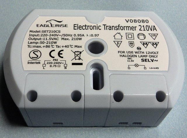 Qual é a diferença entre a fonte de alimentação para lâmpadas LED e o transformador eletrônico para lâmpadas halógenas