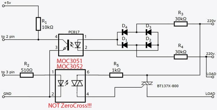 Circuit avec un détecteur de passage par zéro sur un optocoupleur à transistor