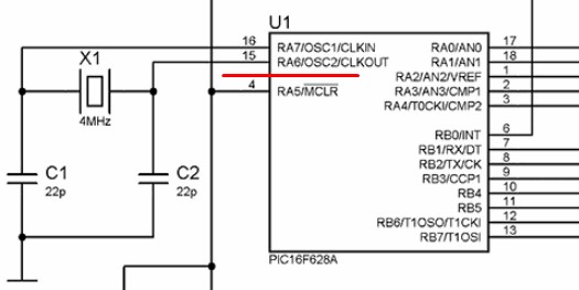 Fragment obvodu s externím rezonátorem připojeným k pic16f628a