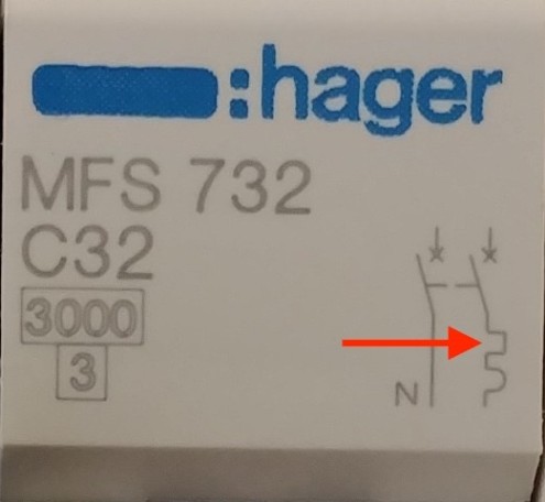 Designação da liberação térmica no compartimento do interruptor Hager