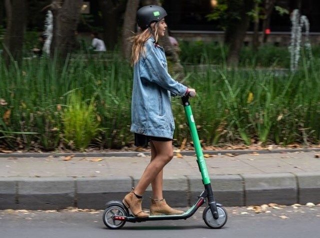 Como funciona uma scooter elétrica?